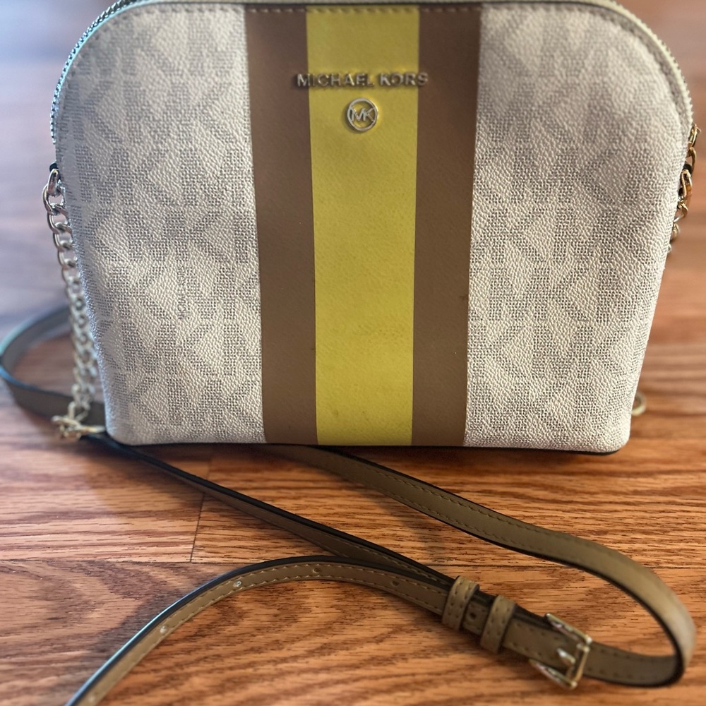 Michael kors cross body purse
